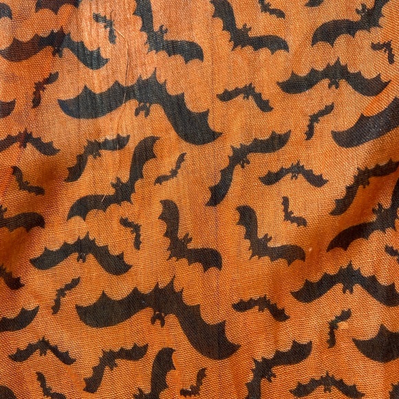 Four printed scarves! - Picture 7 of 8